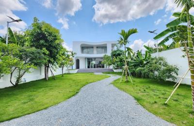 លក់!ផ្ទះលំហែរ បែបទំនើប ថ្មីស្រឡាង